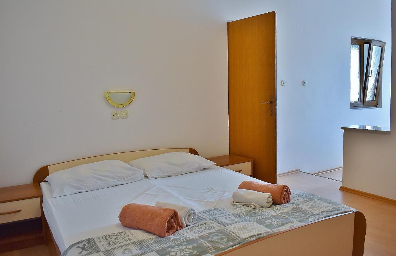 Apartament Banjol Exterior photo