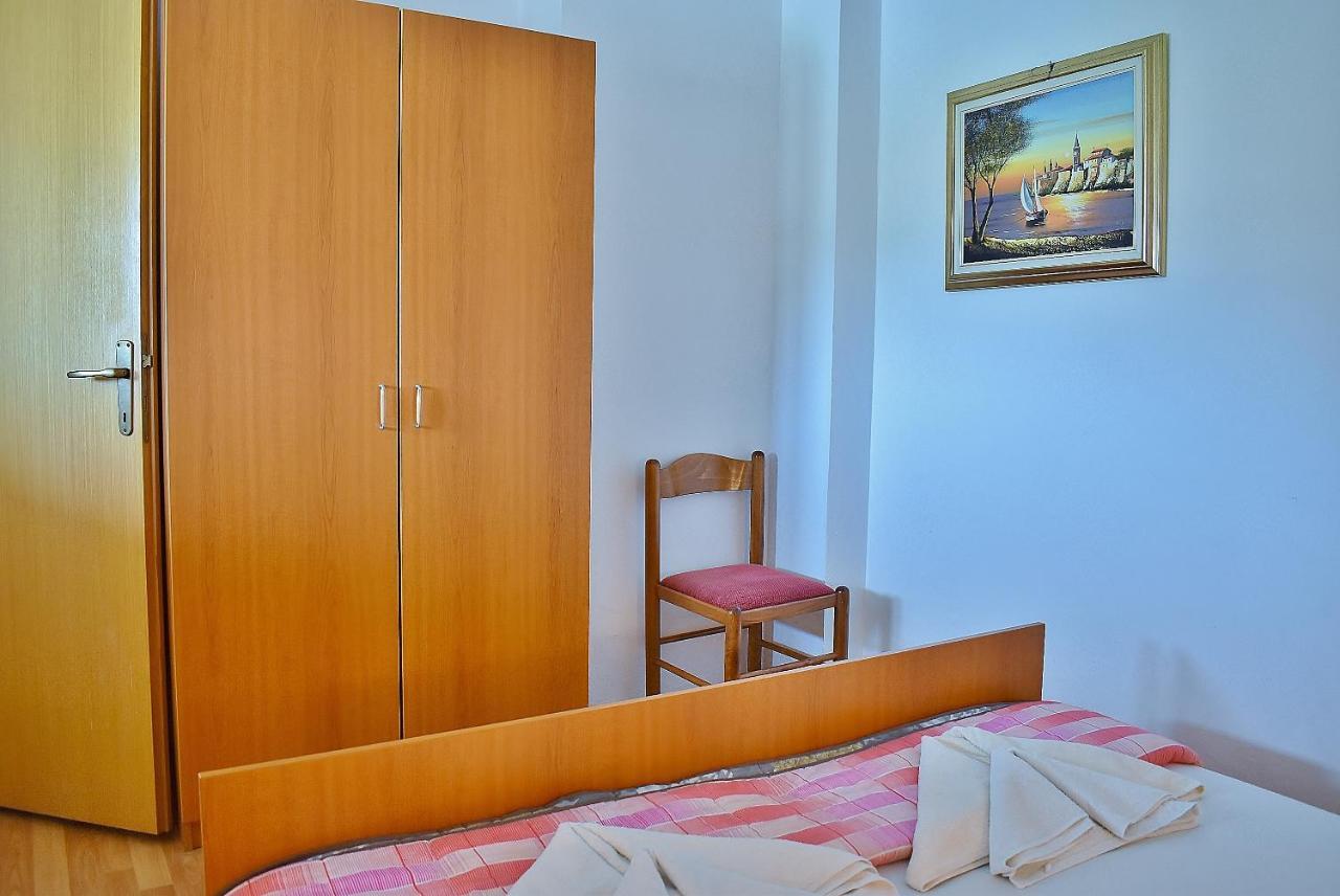 Apartament Banjol Exterior photo