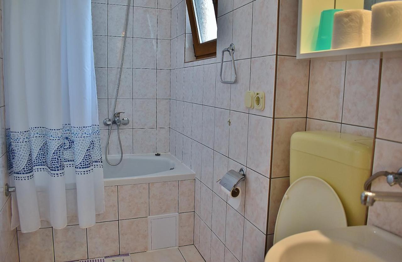 Apartament Banjol Exterior photo